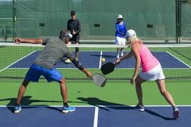 斗地主什么时候该让（斗地主什么时候该让步）