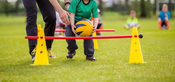 什么是“博弈带宽”？解析人在连续下注 24 小时后的智力表现。（解码“博弈带宽”：人连续下注24小时后的智力表现）