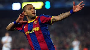 利拉德血栓赛季报销？雄鹿冲冠梦碎，字母哥的冠军路还剩多少可能？